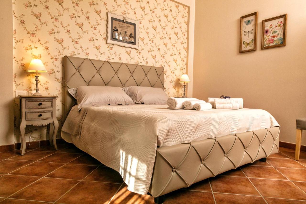 Il Mandorlo Fiorito Bed And Breakfast Ogliastro Cilento Εξωτερικό φωτογραφία