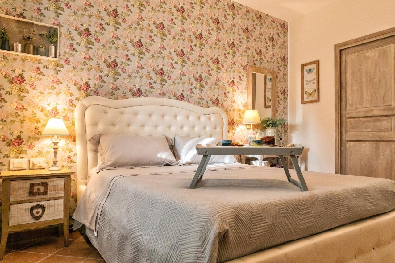 Il Mandorlo Fiorito Bed And Breakfast Ogliastro Cilento Εξωτερικό φωτογραφία